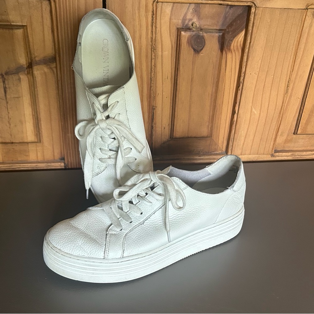 CROWN VINTAGE Gamina White Leather Platform Sneakers